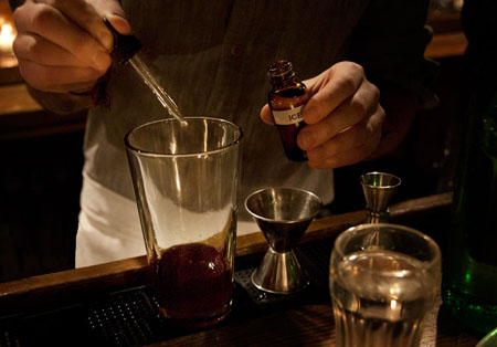 Mixing cocktails with bitters
