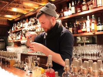 Cocktail bar mixologist